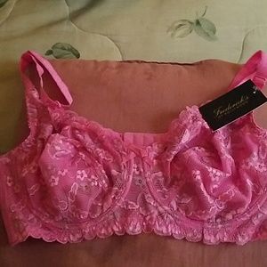 Pink Lace Ladies Bra NWT NEVER WORN BRAND NEW